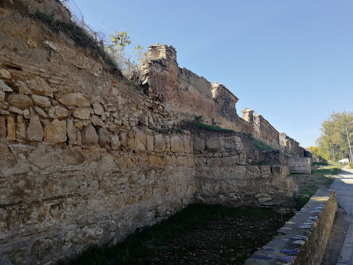 Joyeria: Restos de murallas árabes